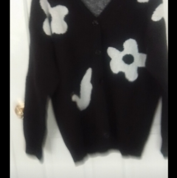 Floral Pattern Black Sweater - Picture 1 of 2
